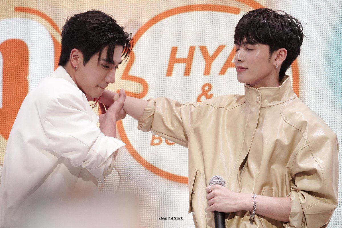 mybabysanta_'s tweet photo. สเตปเอาตัวเองไปให้พี่เขาจีบ มันเป็นอย่างนี้ปะ
PERTHSANTA HYDRATING
#HadaLaboxPerthSanta #HadaLaboxPerthSantaSkinCafe https://t.co/Y4pHczGkmP