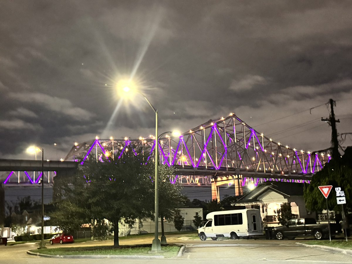 wilsonforla's tweet photo. 3 different views…one beautiful Twin Span Bridge. It was the right decision then and it is still the right decision. On the eve of the New Orleans Super Bowl between Edna Karr &amp; St. Augustine, the Crescent City Connection puts the City on notice for what is about to happen. https://t.co/IQ43ICMVaG