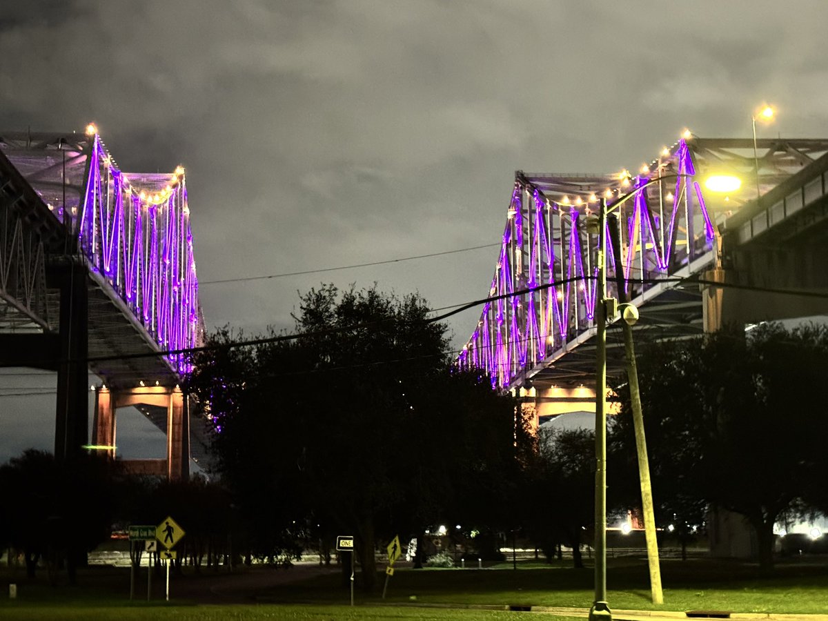wilsonforla's tweet photo. 3 different views…one beautiful Twin Span Bridge. It was the right decision then and it is still the right decision. On the eve of the New Orleans Super Bowl between Edna Karr &amp; St. Augustine, the Crescent City Connection puts the City on notice for what is about to happen. https://t.co/IQ43ICMVaG