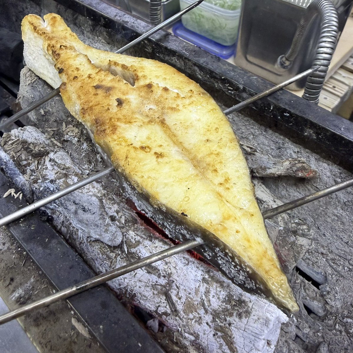 YouTube小豆島の漁師はまゆう<a href="/hamayu1137/">小豆島の漁師 はまゆう</a> でお馴染みのはまゆうさんより少し早いクリスマスプレゼント頂きました　関東ではまだまだ珍しい
マナガツオ❣️と海苔のセット　
有難うはまゆうさん😍