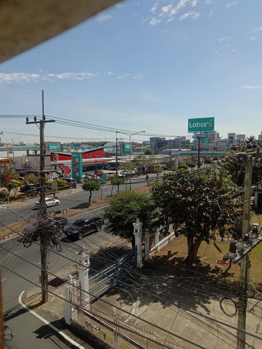 nirandrmniphan1's tweet photo. อุบลในเมือง https://t.co/QNJjvF5mRc