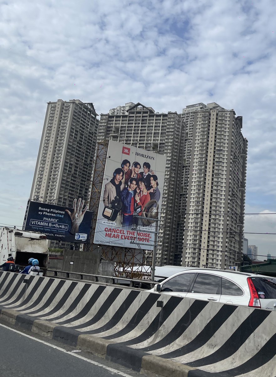 #HORI7ON #JBL <a href="/HORI7ONofficial/">HORI7ONofficial</a> 
BILLBOARD 🎧