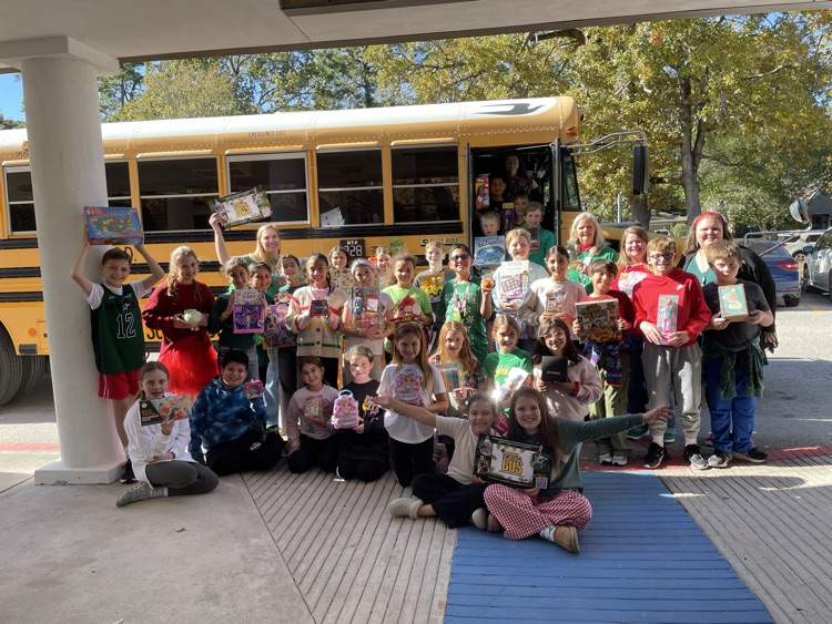 HumbleISD_BBE's tweet photo. Thank you @humbleisd_bbe families, students, staff STUCO, and Kindness Crew for helping collect toys to #FilltheBus for @humble.isd students! π»ππ #helpingothers #kindhearts https://t.co/q9B2s1uOXI