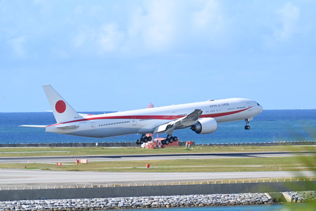 政府専用機の777-300ERが飛来！