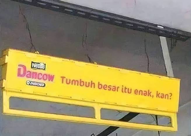 5 Masalah Pendidikan yang Paling Sering Dinormalisasi di Indonesia

1. Guru digaji pakai pahala, kalau mau kaya jangan jadi guru lah. dagang saja.

1.1 Guru dibebani administrasi berlebihan,
Ngajar dianggap sampingan, laporan dan unggah dokumen justru jadi kerja utama.

2. Nilai