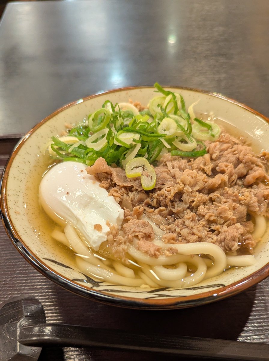 dddduck_2's tweet photo. 肉吸いではなく肉うどん https://t.co/Ygr0ZntXhx