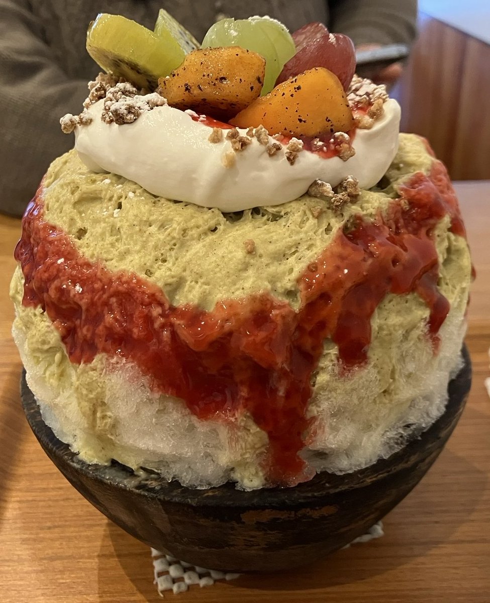 cloudykaou2nd's tweet photo. 冬だけど、私のお腹は絶好調!
イライラする時はかき氷爆食に走ることもありますわ
#ピスタチオミルク
#chuan https://t.co/NhrhiKWGaG