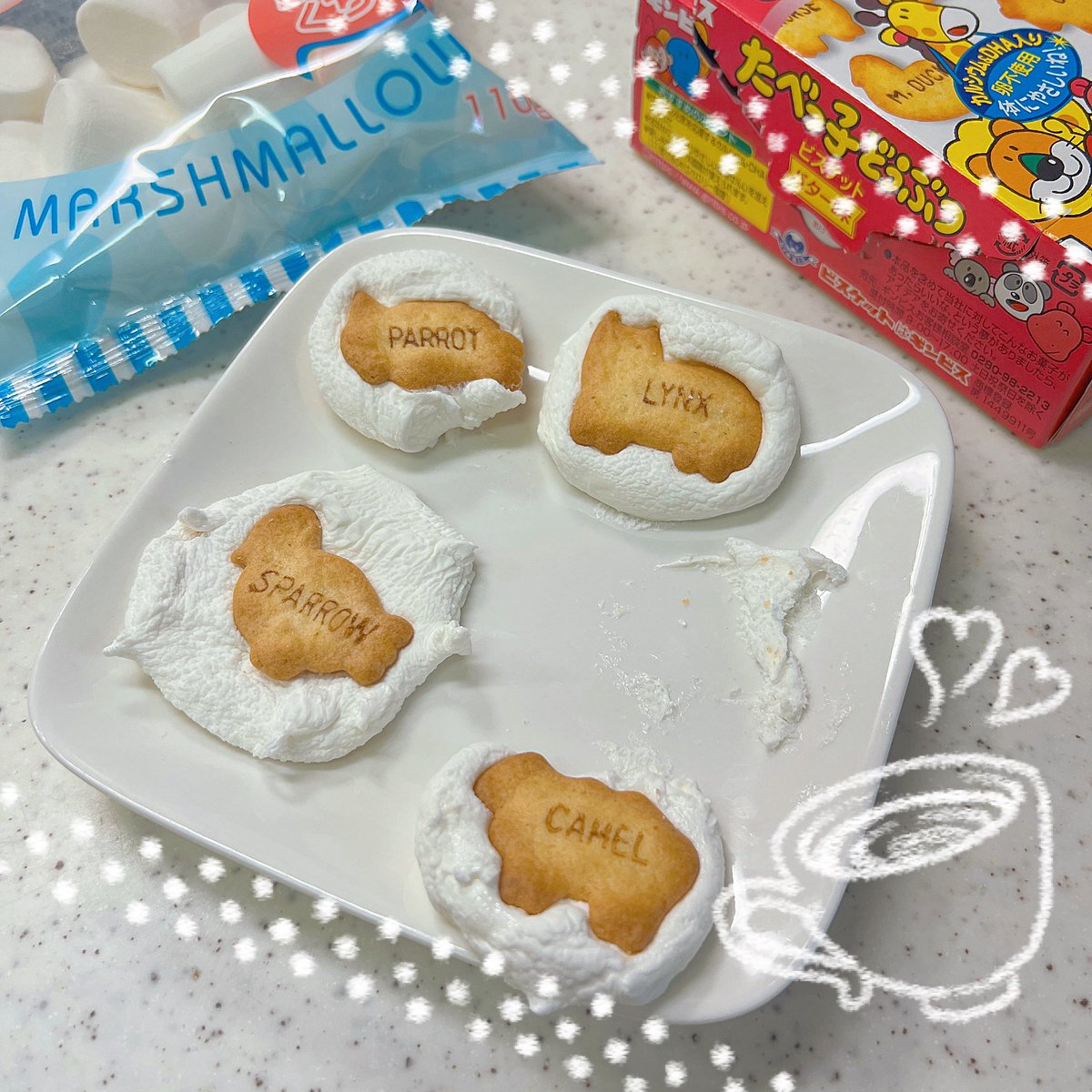 私が仕事に行ってる午前中、次女が一人で作ってたおやつ🍪

今度家庭科でクッキングするメニューをタブレットで調べてる時に見つけたみたい😊

もうこんな事まで一人で出来るようになったんだね🥹

…でもね

嬉しい成長なんだけど私の中で下の子は"ずっと赤ちゃんのままでいて"って気持ちが大きいの🥺
