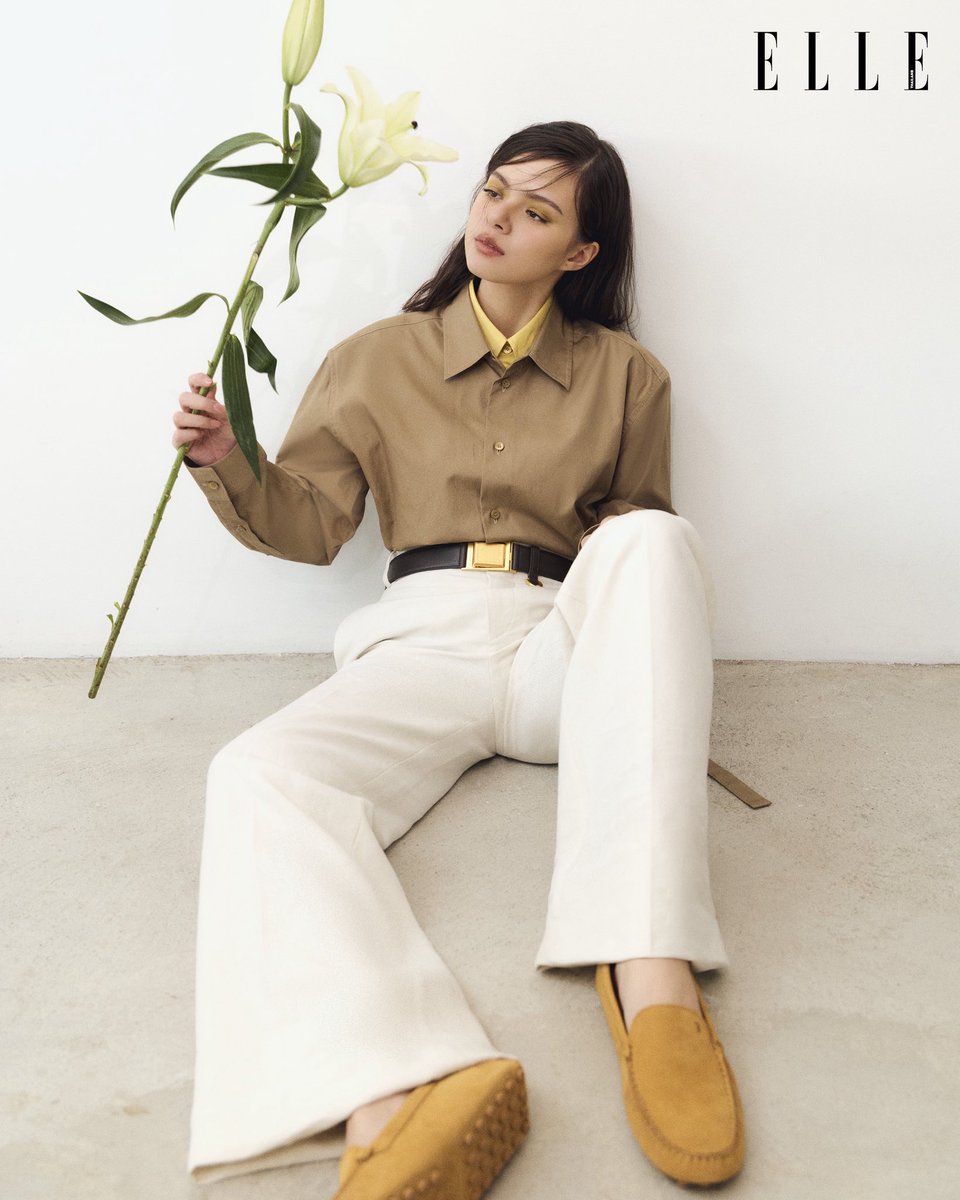 #ELLEDigitalCover เบคกี้ รีเบคก้า <a href="/AngelssBecky/">Becky Armstrong</a> ในแฟชั่นเซ็ตดิจิทัล คัฟเวอร์ เดือนธันวาคม 2025 ถ่ายทอดความเรียบหรู คลาสสิกของ @tods คอลเล็กชั่น Pre-Spring 2026 ที่โดดเด่นด้วยเทคนิคอันประณีต

#ELLEThailand 
#Tods #beckysangels 
#TodsxBecky