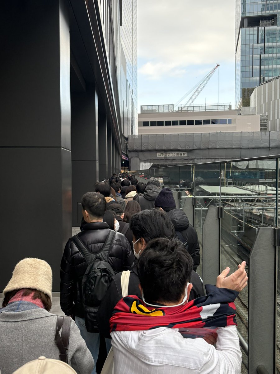 vontade21's tweet photo. 渋谷サクラステージの鹿島アントラーズのブースは入場規制中です💦

#鹿島アントラーズ https://t.co/xQbm2IUi4Y