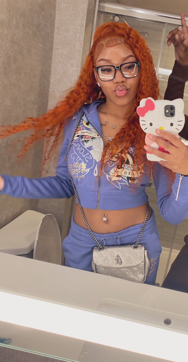 aalayanicole's tweet photo. that gworl irl🎀💝 https://t.co/uPAHOJIXau