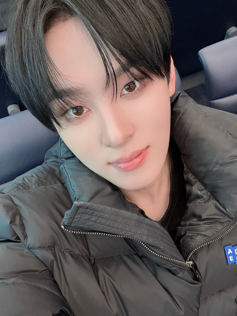 XODIAC_MEMBERS's tweet image. [#현식] 

인도네시아 gas~ 🇮🇩!!!!

#XODIAC #소디엑 #HYUNSIK #현식