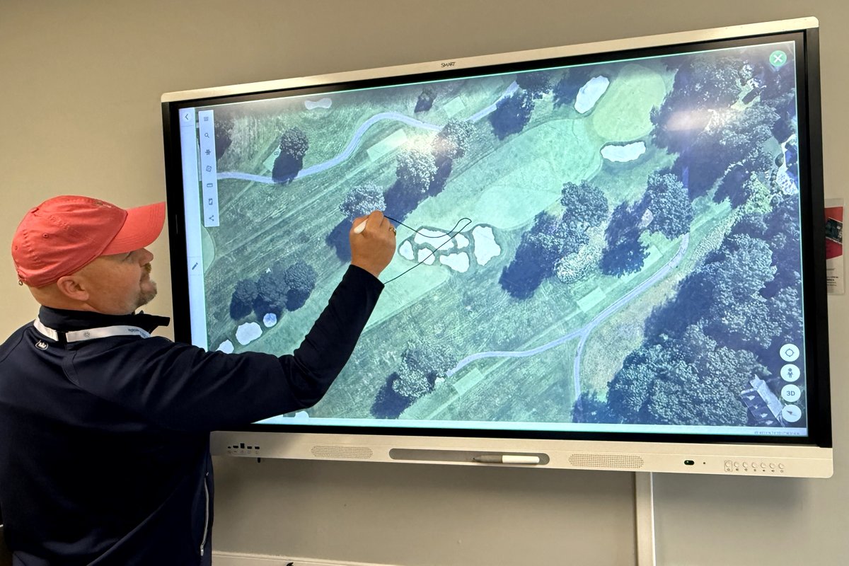 Connected devices like smartboards and e-notebooks are helping superintendents improve communication and efficiency.
👉bit.ly/4oUqmlE