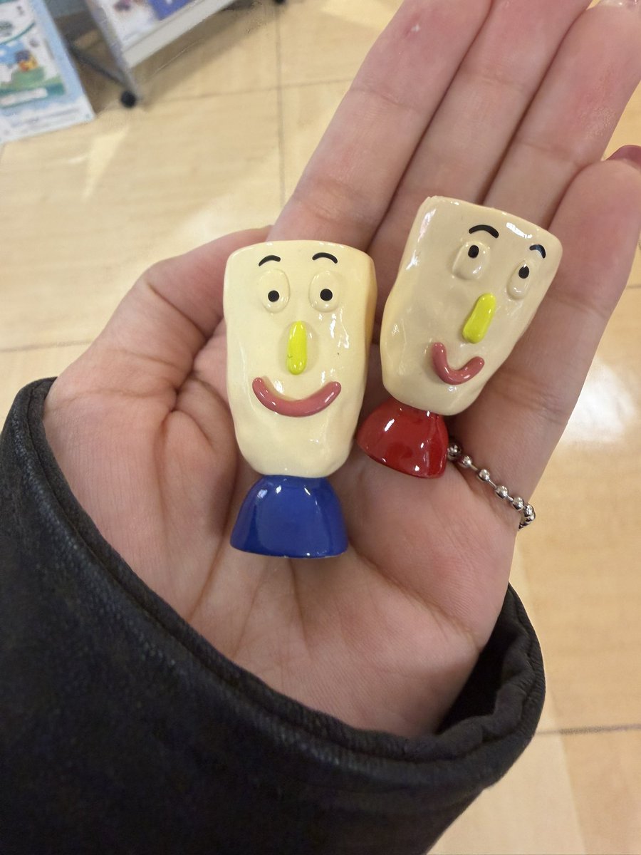 M-1ガチャ、去年のとラインナップほぼ一緒だから紫ロゴほしいな〜って