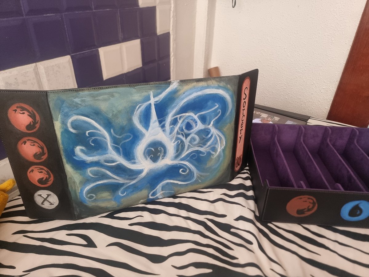 moondrunkenn's tweet image. My beautiful and amazing partner handpainted this for my birthday!

#mtg #indomitablecreativity