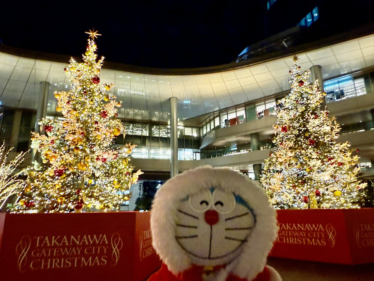 昨日は、ドラえもんに出てくるような、未来都市のような、 高輪