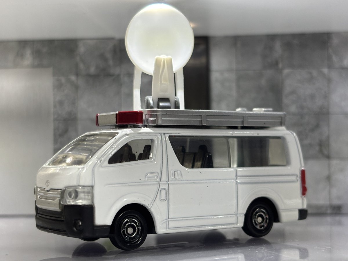 2020年5月発売 2022年8月廃盤 No.107 衛星通信車 ベースはハイエース
