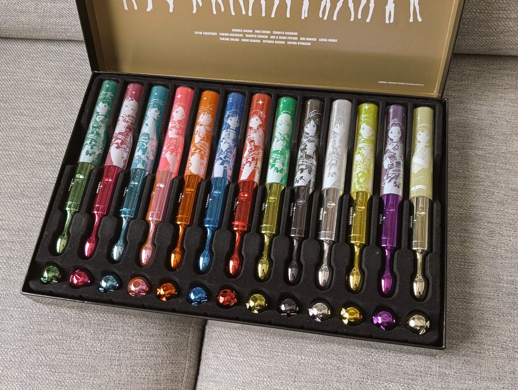 せっかくだから今回は10年前のペンライトでライブに臨むぞ