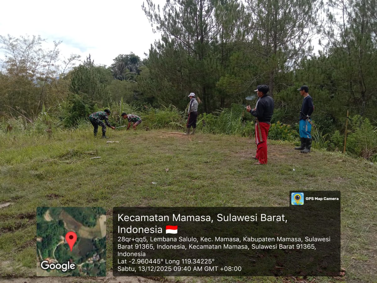1428Kodim's tweet photo. Sambut Perayaan Natal, Babinsa kodim Mamasa Bersama Warga Kerja Bakti Bersihkan Gereja https://t.co/qkQjOQ9cIn