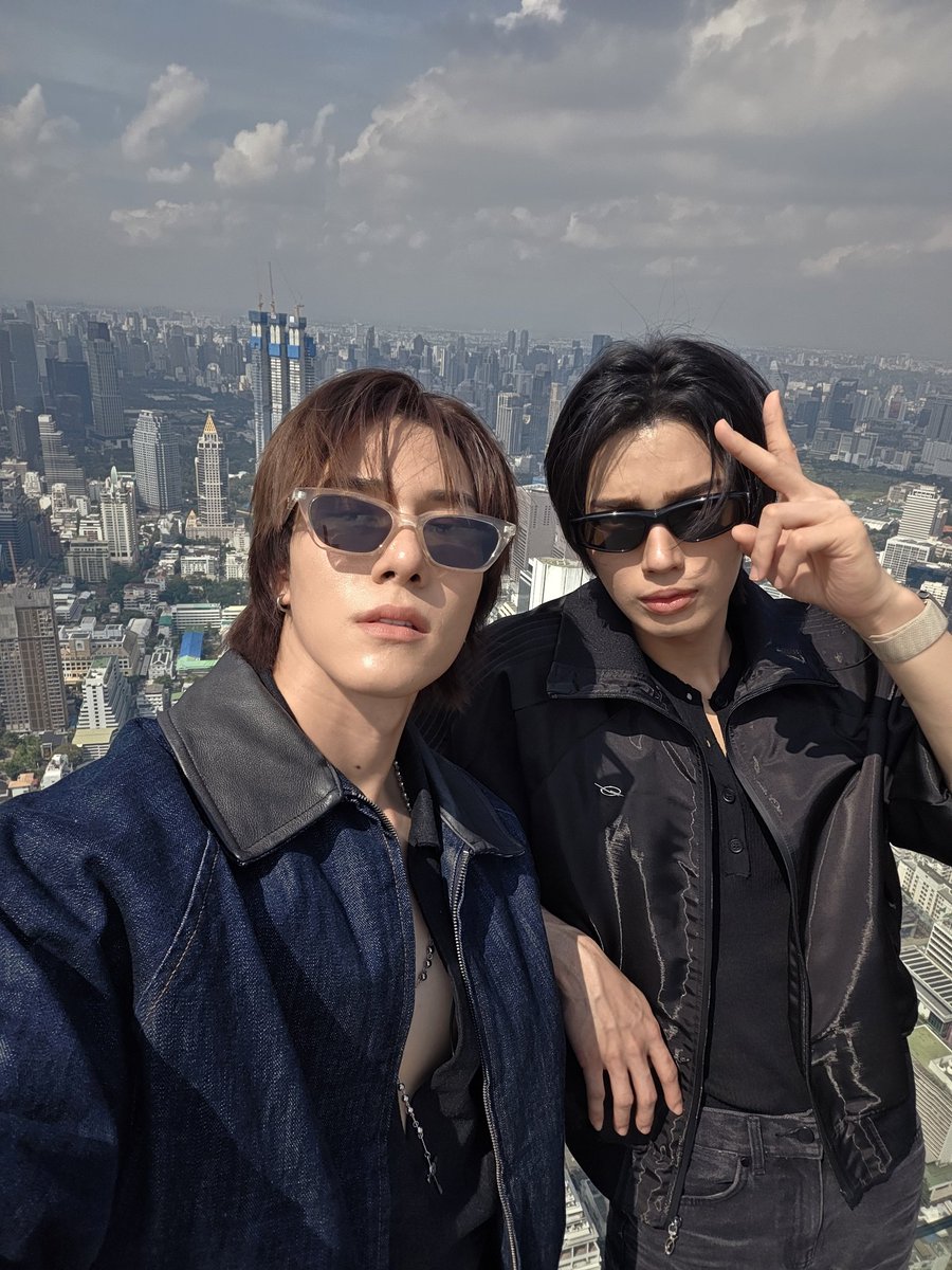 Hirunkit_'s tweet image. Call us P' Hirun P' Win