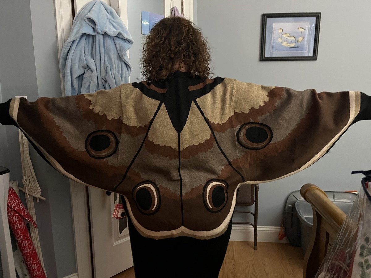 fisky_5's tweet photo. I GOT THE MOTH CARDIGAN I ORDERED IM SO IN LOVE WITH IT ITSSO COOL https://t.co/gKv2oBXbCD
