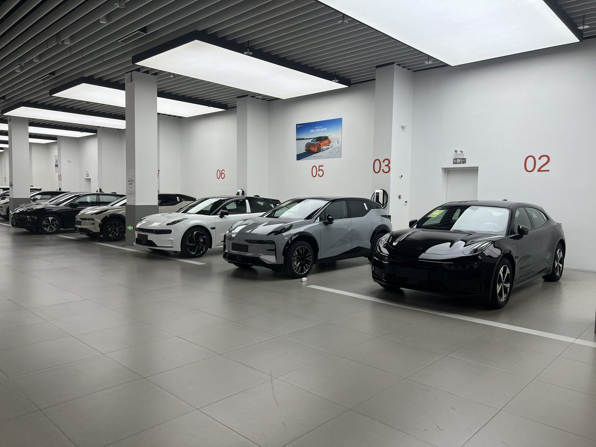 AGTRRAK15's tweet photo. @blueskykites @RationalEtienne @28delayslater @WR4NYGov There are already decent Chinese EVs 2 years ago. Now you can get a 900hp EV with bunch of technologies for $40000 in China. https://t.co/IukK6u1vhm