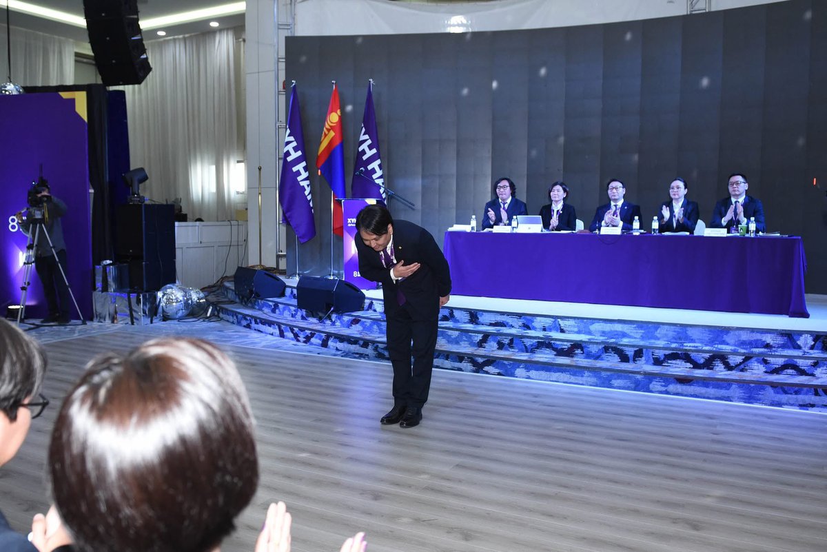 VIII ИХ ХУРАЛ: НАМЫН ДАРГА ТОГМИДЫН ДОРЖХАНДЫН БҮРЭН ЭРХИЙН ХУГАЦААГ 4 ЖИЛЭЭР СУНГАВ
Нийт гишүүдийн 91,3 хувь нь дэмжлээ.