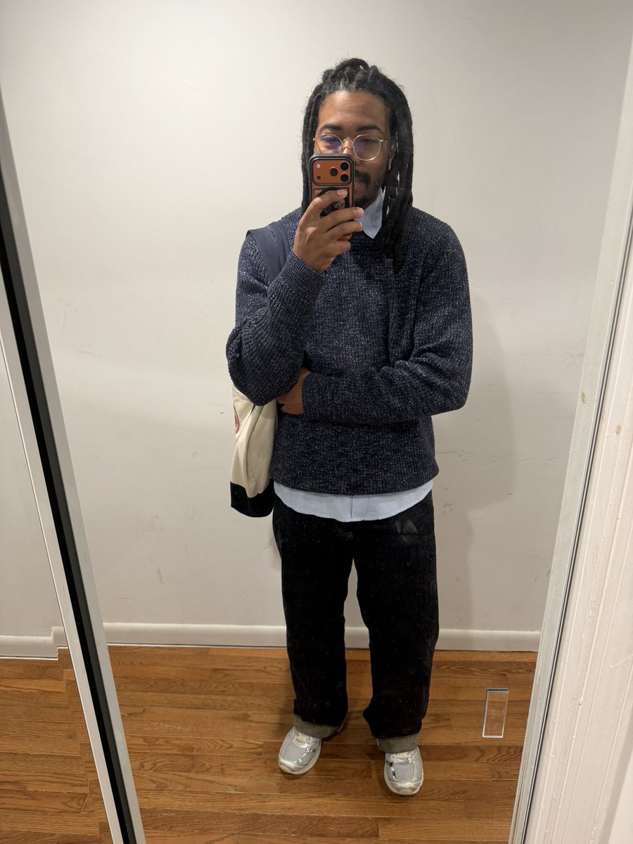 nothotsjusbeans's tweet photo. jan-dec 2025. my hair got longer https://t.co/m7g3xzRUmg