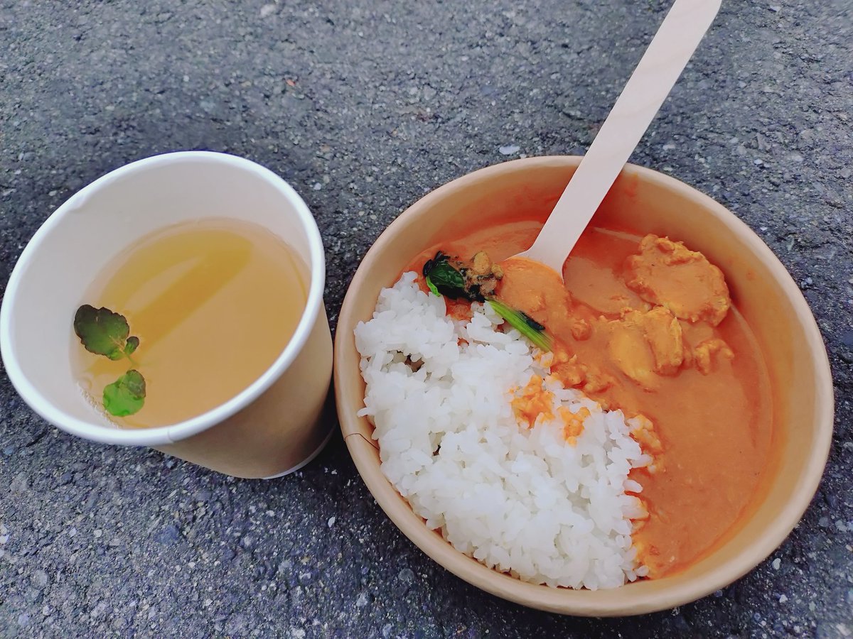 やっと飯にありつけた。そして物販ほぼ全滅。すげーグダグダ!朝に物販列ぶけど捌けるの遅い⇒Live開始で列離れる⇒Live終わって物販列ぶも ...