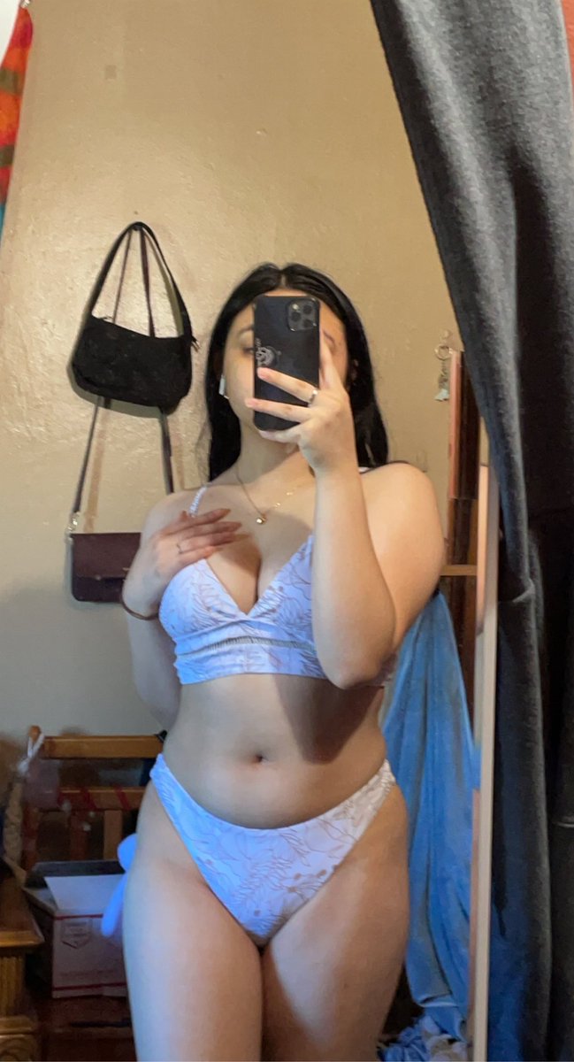 Whotfru76462011's tweet photo. I really wanna fck her so badly https://t.co/YKesrV0yxN