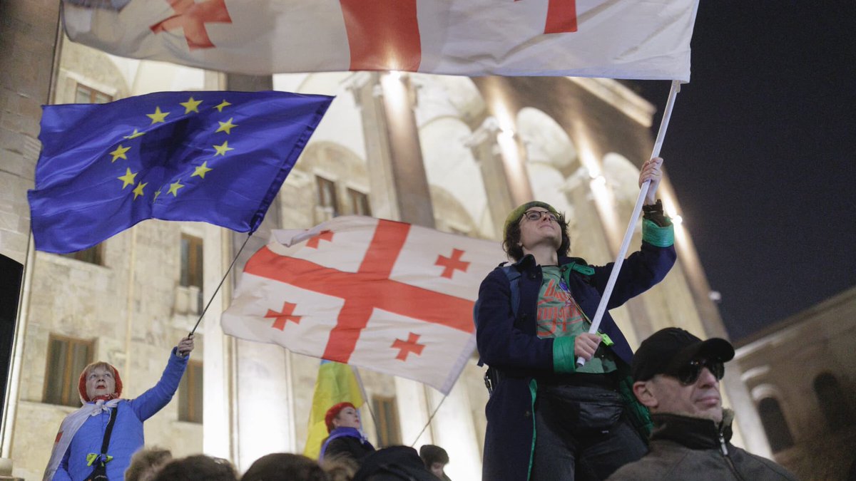 "Une organisation chaotique": les contradictions de la Géorgie qui accueille l'Eurovision Junior mais joue la discrétion sur les répressions de manifestants pro-Europe l.bfmtv.com/Mt3u