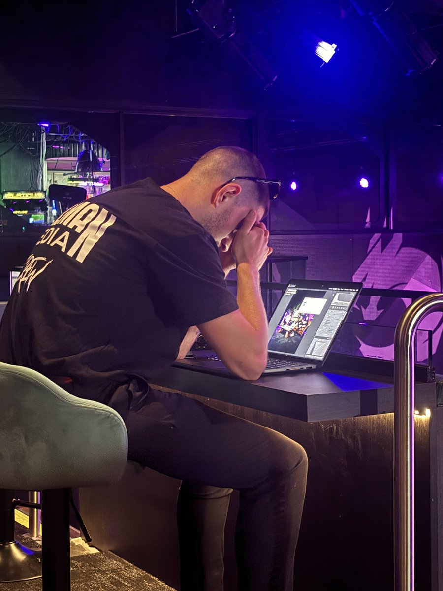 filthyelf's tweet image. Anyone who still thinks Adobe is worth your money has not experienced this type of pain