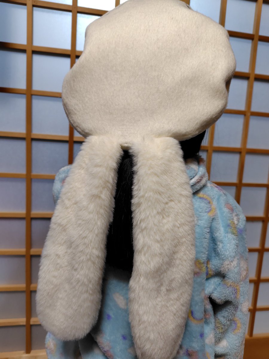 娘も喜んでくれた🐰 写真のように前後逆に着用しても可愛いかも✨