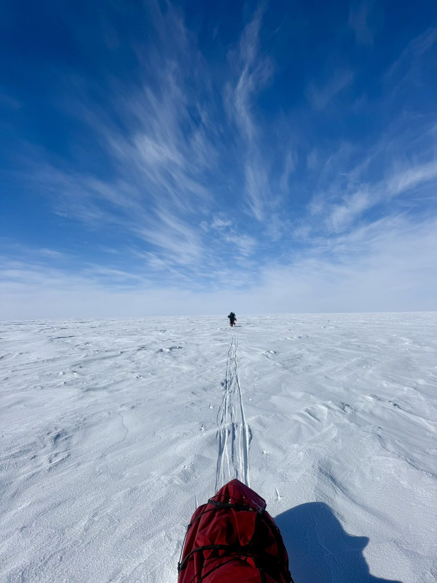 nimsdai's tweet image. Enroute to South Pole leading expedition for @eliteexped  . It’s only us and the nature for time being . Everyone’s enjoying the peace and fresh air ;) 🙌🏽🙏🏽

Ofc only wearing full on @nimsdaistore 

#everest #everestnorth #50plus8000msummits #MotivationalSpeaker