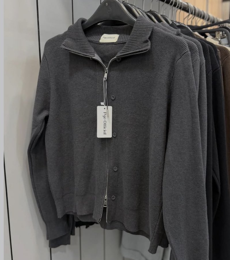 reeyychsia's tweet photo. Cozy outfit inspo

thread https://t.co/T1vReFLk6x