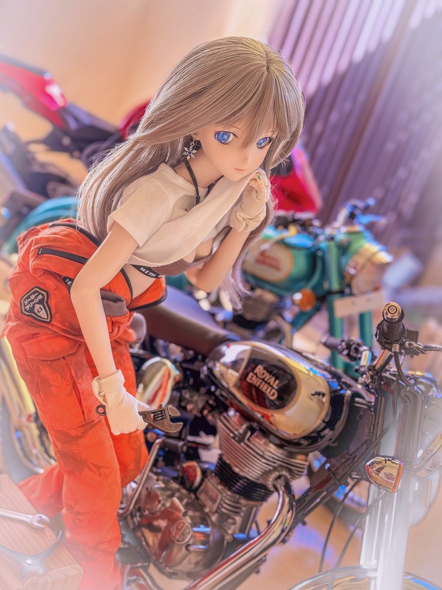 🏍️整備女子🛵　その2

冬のツーリングに向けてバイク🏍️の整備🧰してます♪

ルカさんはとってもカッコよく、素敵な女性を演じてくれます(⸝⸝- -⸝⸝)♡
お迎えをお考えの方、アイドール東京の後に
でもボークスに寄って是非♪

#巡音ルカ 
#ドールとバイク
#バイク女子
#うちのこかわいい