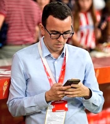 Hoy la afición del <a href="/RealSporting/">Real Sporting</a> desplegará un tifo para despedir y poner el colofón al 120 aniversario del club.

Hacerlo ha costado mucho dinero y aún más tiempo.

Ayer la Grada Animación solicitó al sportinguismo "ayuda"

A 4 horas vista del partido el club MUDO y CALLADO.🤷‍♂️