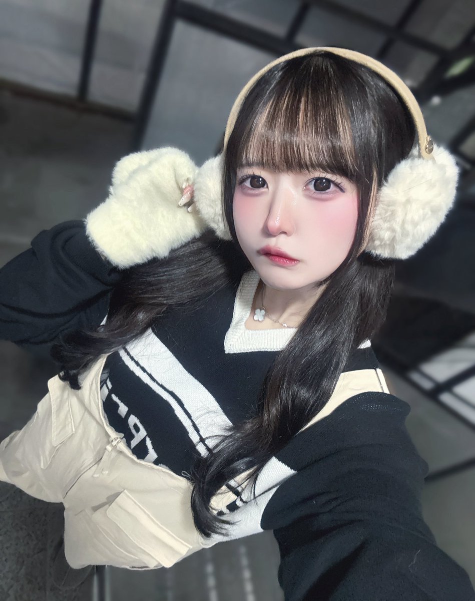 Post by ころも🍤 on X: さむさむ