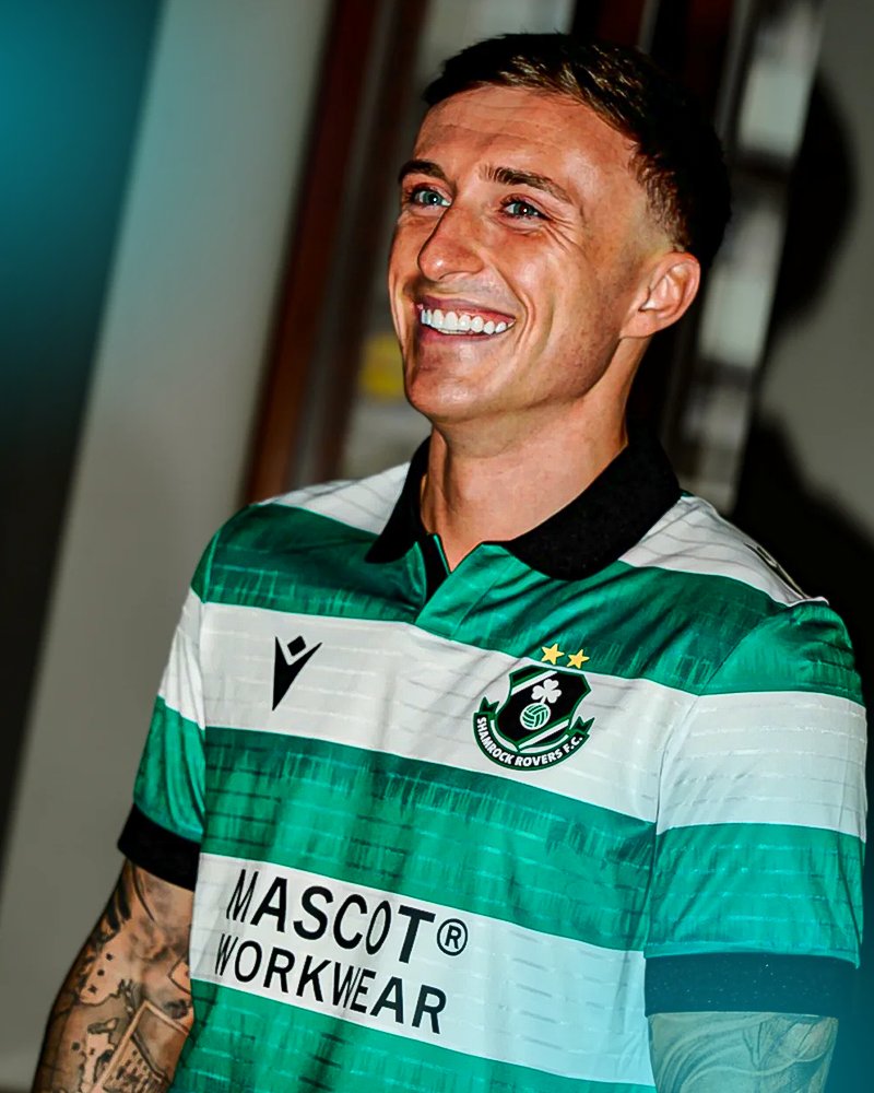 LeagueofIreland's tweet image. Back to Black ♣️

New Shamrock Rovers home kits in 👊