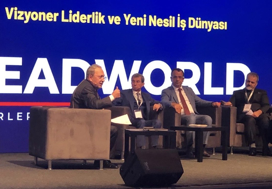 Vizyoner liderlik ve yeni nesil iş dünyası
Konferansında duayen gazeteci sn Şeref Oğuz moderatörlüğünde Ticaret bakan yardımcımız Sn Volkan Ağar ve Türk-Amerikan başkanımız Süleyman Ecevit ile beraberdik.⁦<a href="/ticaret/">T.C. Ticaret Bakanlığı</a>⁩ ⁦⁦<a href="/amchamtr/">TABA-AmCham</a>⁩ ⁦<a href="/serefoguz/">Şeref Oğuz</a>⁩