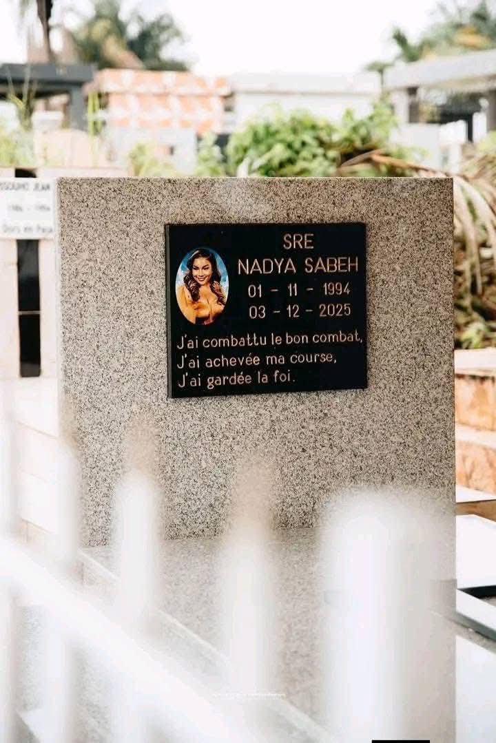 luca_varan's tweet photo. Années de naissance non concordantes.
Fautes grammaticales au niveau de l’épitaphe.

C'est quoi ça même !! Eerh https://t.co/4P2tCUUWTe