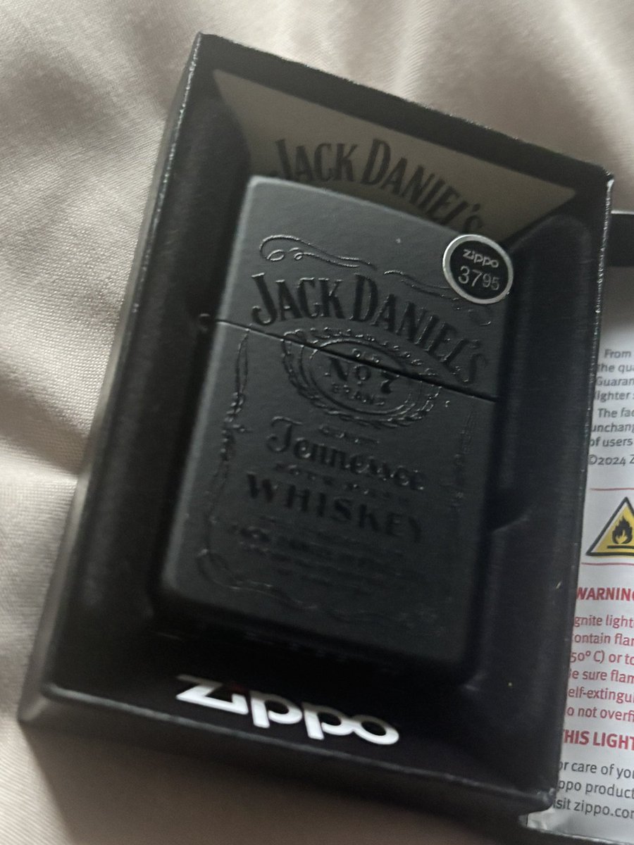 nyako53_'s tweet image. ジャックダニエルの可愛すぎるジッポプレゼントしてくれたദ്ദിᐢ- ̫-ᐢ₎