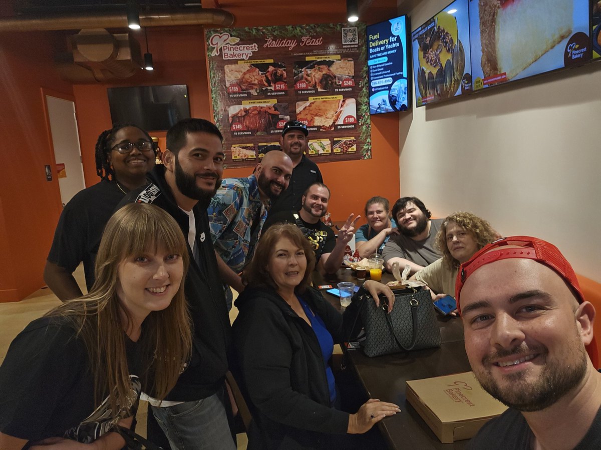 ohthatickles 🔜✈️ CHITOWN tweet media