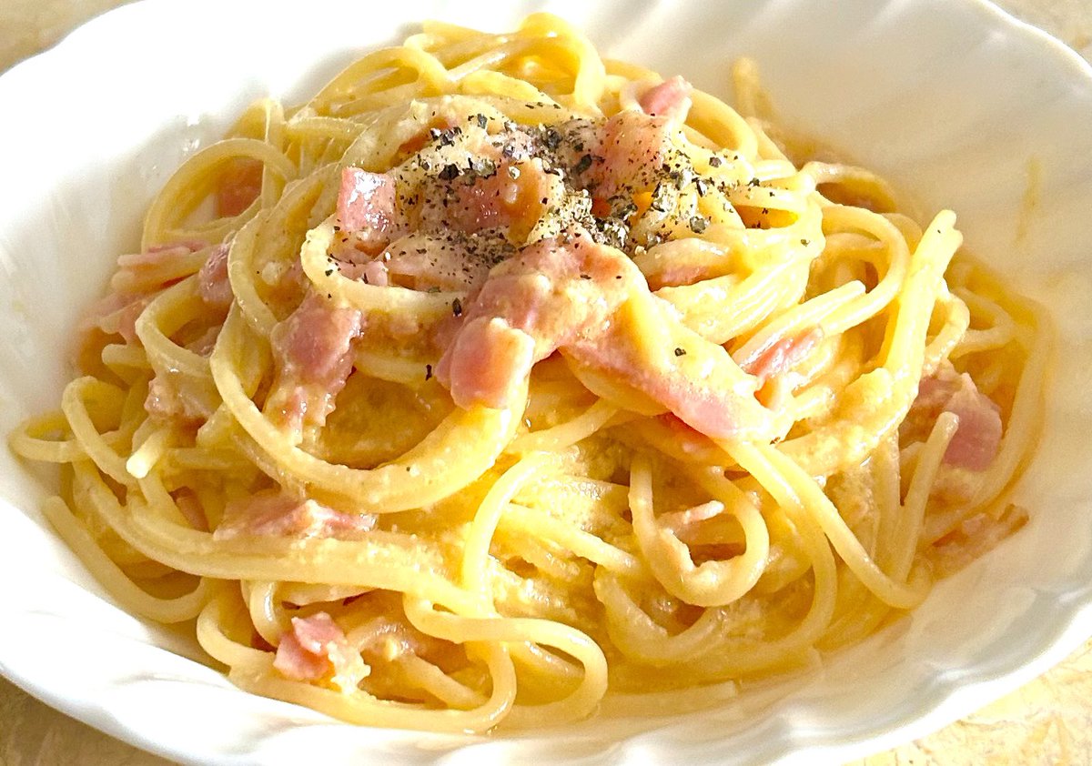 カルボナーラページ カルボナーラは他のパスタと 違って 濃厚で他のパスタと 一味 違って
