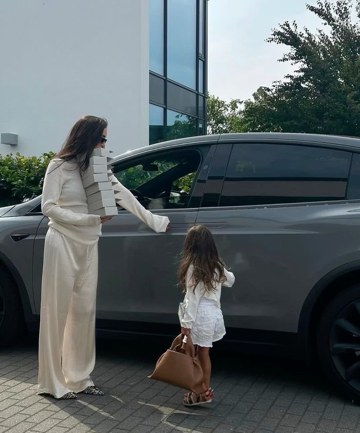 classyladylife's tweet image. me and my mini me in the future🙏🏻