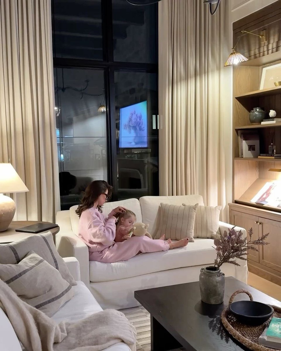 classyladylife's tweet image. me and my mini me in the future🙏🏻