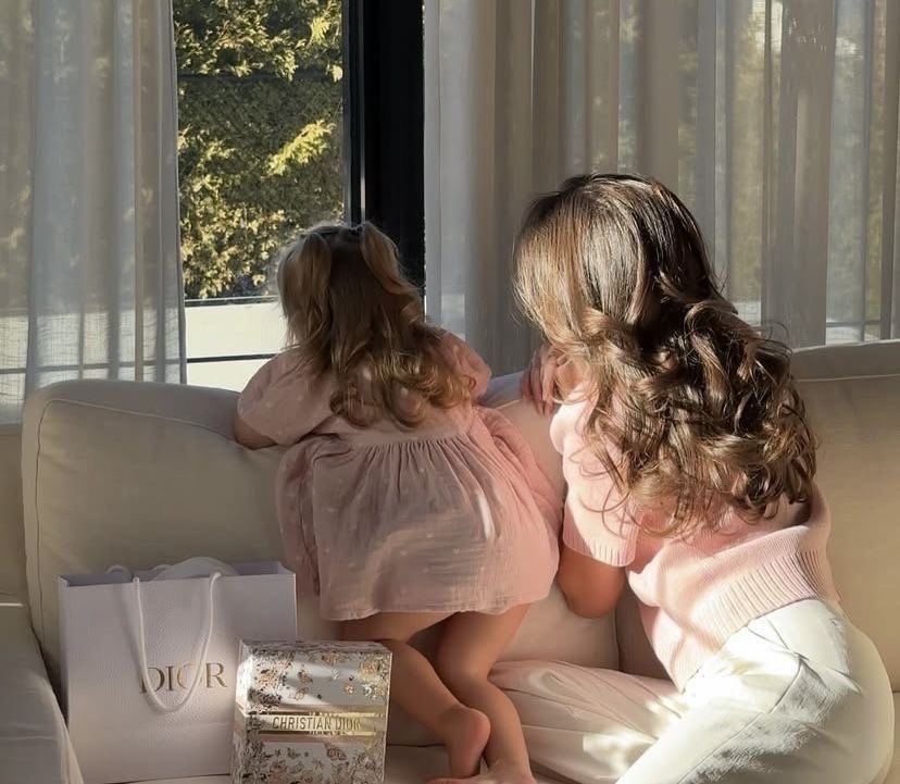 classyladylife's tweet image. me and my mini me in the future🙏🏻