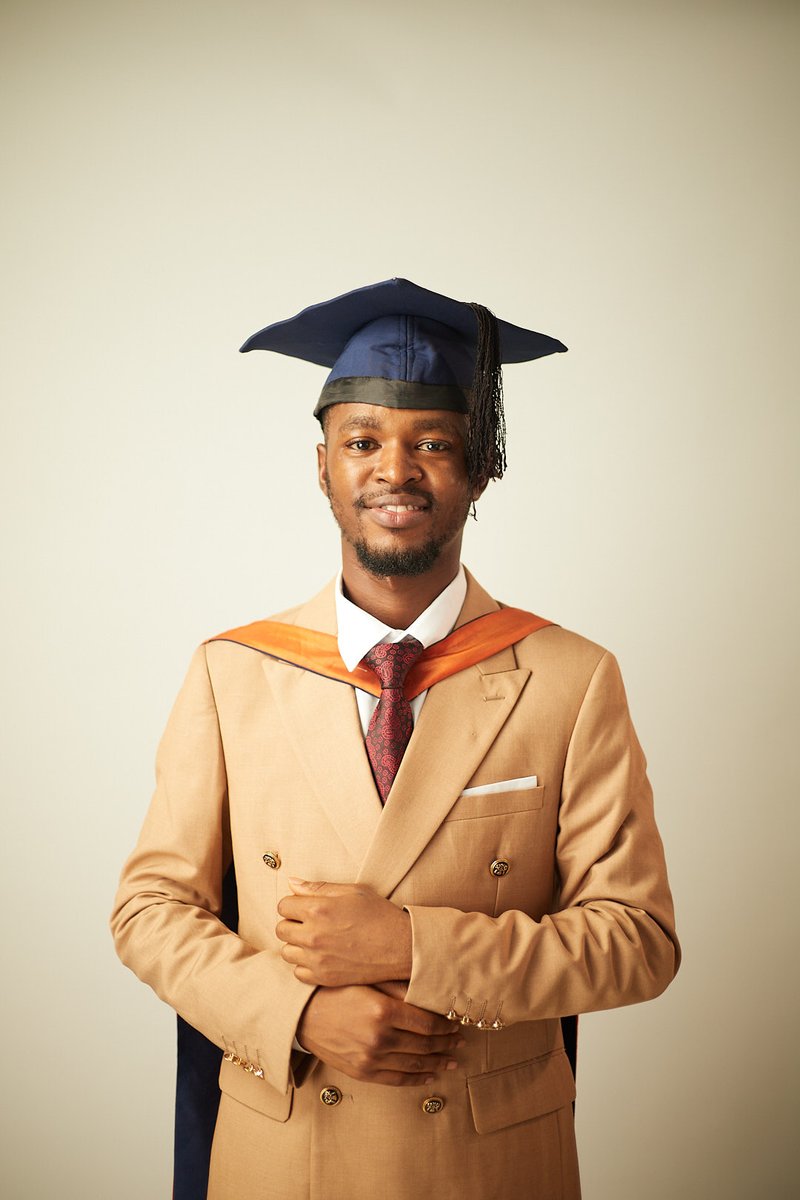 La_Prof_Oj's tweet photo. I hope I'm not too late! 😂😂

A journey of 6 years has finally come to an end! 

B. Sc. bagged! 🎓🎓
First Class Honours.
Obafemi Awolowo University.

Glory be to God. Hallelujah! 🙌🏻
I came..
I saw..
And I can say, I fought a pretty good fight! 😌😌

Thank youuuuu Jesus! 🥳🥳🥳 https://t.co/6H4xVp1mEy