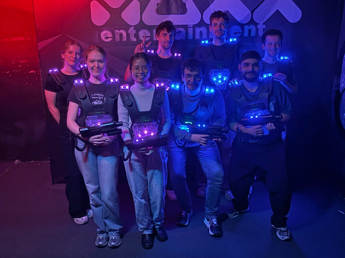 After visiting the Christmas markets of Vienna (and forgetting the routine group picture), we celebrated the end of the year with a laser tag session, finishing 2025 on a high note.

Happy holidays to everyone!🎄🌟