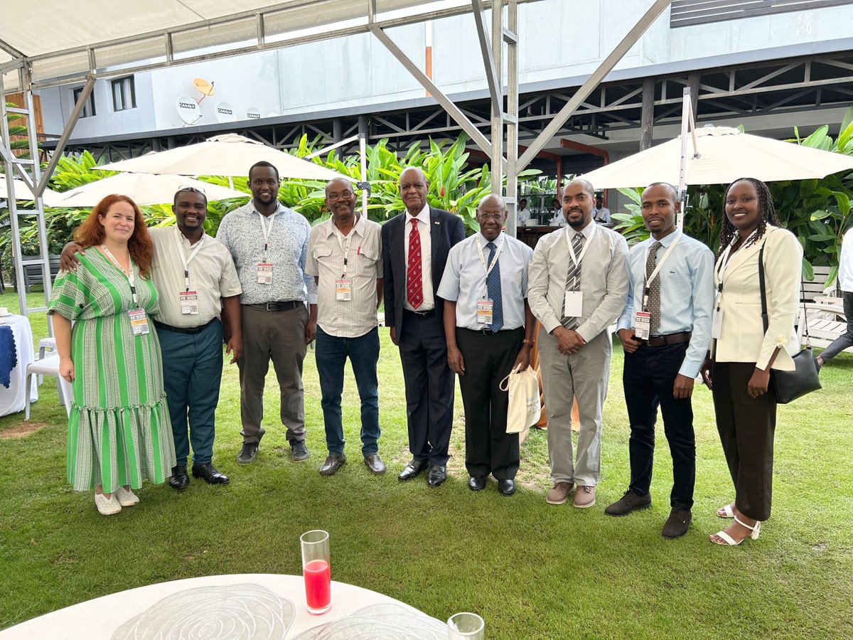 VHW's tweet photo. Proud to present at #COSECSA2025!
VHW shared our surgical training model with ReSurge International & Dr. Bill McClure, learning alongside leaders across Africa.
Dr. David Wakana: “When we learn together, patient care improves everywhere.”
#COSECSA2025 #ReSurgeInternatinal #VHW https://t.co/kNNE44wuym